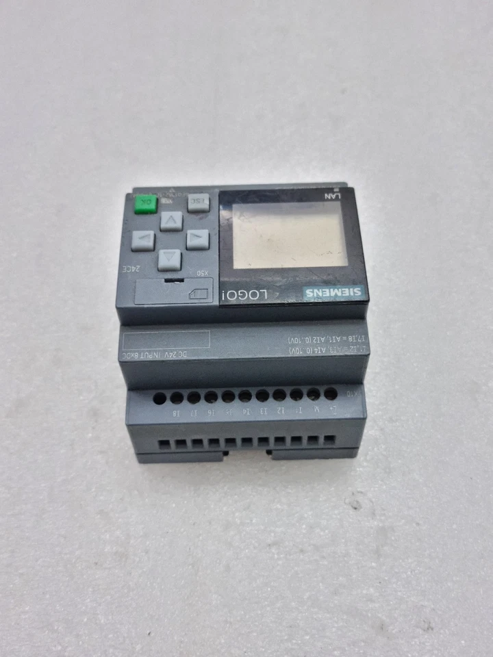 Used Working Siemens 6ED1052-1CC01-0BA8 Logo 24CE DC24V 6ED10521CC010BA8